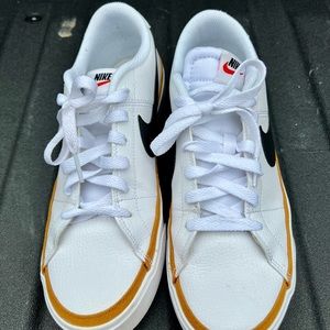 Nike Court Legacy 9.5 Sneakers